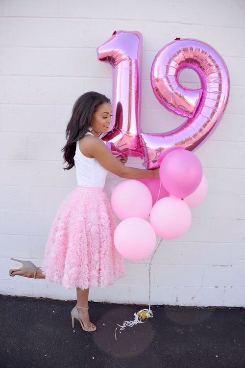 Birthday balloon photoshoot | 21st birthday photoshoot, Birthday  photoshoot, Birthday girl pictures